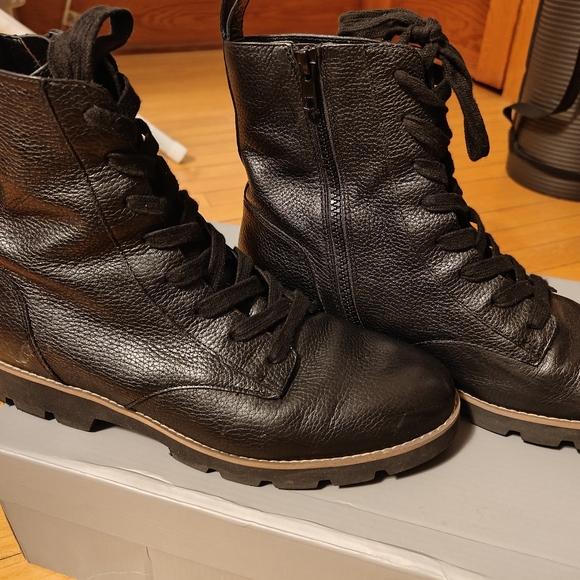 Vionic combat boots black sz 9 women - Picture 2 of 9
